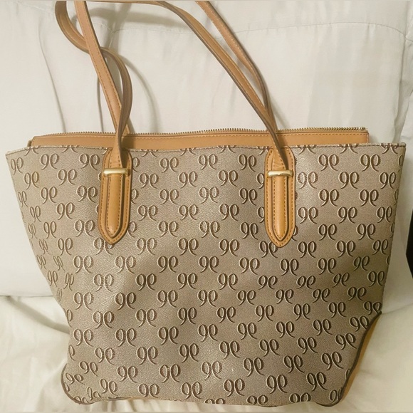 Nine West Reana Medium Tote Handbag
Khaki Milk - Picture 2 of 8